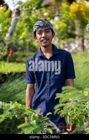 Porträt eines jungen männlichen thailändischen Bauern. Hochwertige Fotos Stockfoto