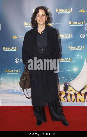 Anja Knauer bei der Premiere des 21. Original Roncalli Weihnachtscircus 2025 im Tempodrom. Berlin, 19.12.2025 *** Anja Knauer bei der Uraufführung der 21 original Roncalli Weihnachtscircus 2025 im Tempodrom Berlin, 19 12 2025 Foto:xAgenturxWehnertx/xGränzdörferx/xFuturexImagex roncalli 5394 Stockfoto
