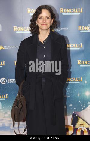 Anja Knauer bei der Premiere des 21. Original Roncalli Weihnachtscircus 2025 im Tempodrom. Berlin, 19.12.2025 *** Anja Knauer bei der Uraufführung der 21 original Roncalli Weihnachtscircus 2025 im Tempodrom Berlin, 19 12 2025 Foto:xAgenturxWehnertx/xGränzdörferx/xFuturexImagex roncalli 5395 Stockfoto