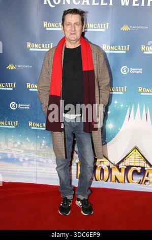 Ingo Naujoks bei der Premiere des 21. Original Roncalli Weihnachtscircus 2025 im Tempodrom. Berlin, 19.12.2025 *** Ingo Naujoks bei der Uraufführung der 21 original Roncalli Weihnachtscircus 2025 im Tempodrom Berlin, 19 12 2025 Foto:xAgenturxWehnertx/xGränzdörferx/xFuturexImagex roncalli 5423 Stockfoto