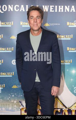 Markus Feldenkirchen bei der Premiere des 21. Original Roncalli Weihnachtscircus 2025 im Tempodrom. Berlin, 19.12.2025 *** Markus Feldenkirchen bei der Uraufführung der 21 original Roncalli Weihnachtscircus 2025 im Tempodrom Berlin, 19 12 2025 Foto:xAgenturxWehnertx/xGränzdörferx/xFuturexImagex roncalli 5418 Stockfoto