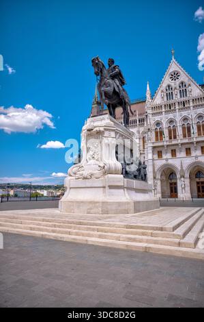 Reiterstatue des Prinzen Eugen von Savoyen von József Róna (1900) auf der Budaer Burg in Budapest. Stockfoto