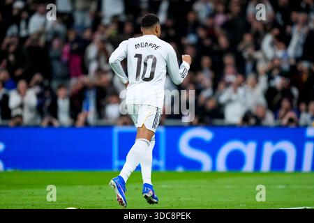 Kylian Mbappe von Real Madrid CF feiert nach dem Gewinn des 2-0 Credit: PRESSINPHOTO SPORTS AGENCY/Alamy Live News Stockfoto