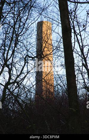 Red Brick Chimney, Burrs Park, Bury, Lancashire, Großbritannien Stockfoto