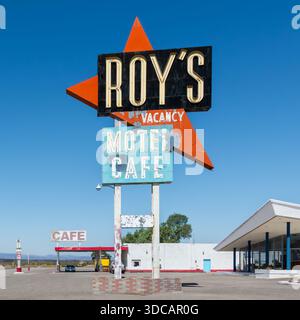 An der ROUTE 66, Roy's Motel und Neonschild (Googie-Architektur), Amboy (Geisterstadt), Kalifornien. National Register of Historic Places Stockfoto