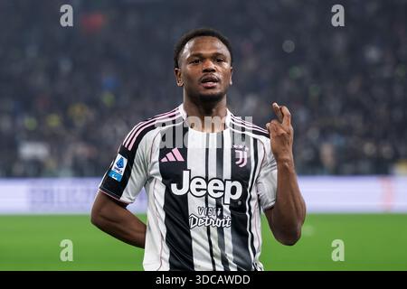 Lois Openda von Juventus FC feiert, nachdem er während des Fußballspiels der Serie A zwischen Juventus FC und AS Roma ein Tor geschossen hat. Stockfoto