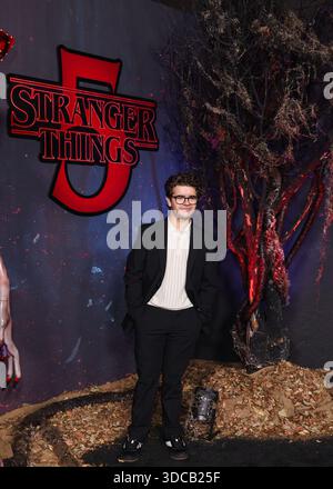 (FILE) Stranger Things 5 Vol. 2 veröffentlicht drei neue Episoden am Weihnachten (Donnerstag, 25. Dezember 2025) und Vol. 3 – die letzte Episode am Silvesterabend (Mittwoch, 31. Dezember 2025). HOLLYWOOD, LOS ANGELES, KALIFORNIEN, USA - 08. NOVEMBER: Der amerikanische Schauspieler und Sänger Gaten Matarazzo kommt am 8. NOVEMBER 2025 im Netflix Tudum Theater in Hollywood, Los Angeles, Kalifornien, USA. (Foto: Xavier Collin/Image Press Agency) Stockfoto