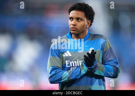 Rodrygo Goes of Real Madrid CF wärmt sich vor dem LaLiga EA Sports Spiel zwischen Deportivo Alaves und Real Madrid CF im Estadio Mendizorrotza auf de auf Stockfoto