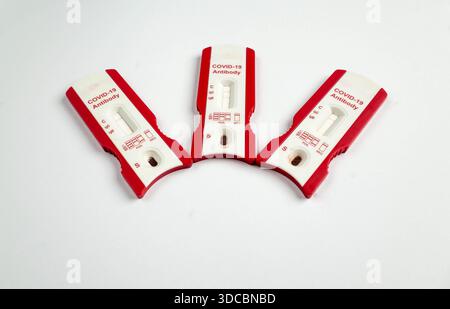 Makrofoto des Covid-19-Antikörpertestkits Stockfoto