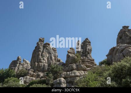 Karstlandschaft mit den typischen Kalksteintoren des Naturparks Torcal de Antequera (Malaga, Spanien) Stockfoto