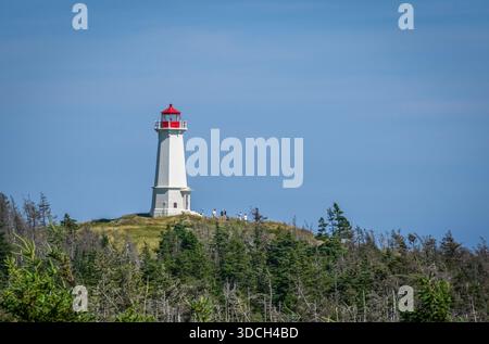 Louisbourg Lighthouse wurde 1923 an der Atlantikküste in Louisbourg Nova Scotia Kanada gebaut Stockfoto