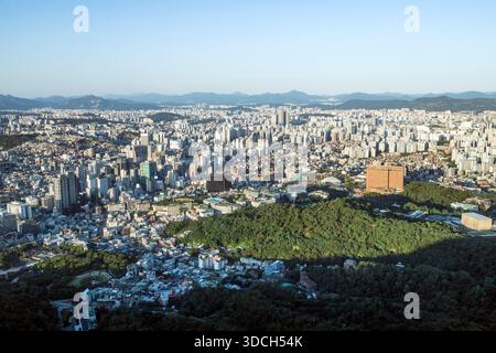 Seoul: Panoramablick von der Spitze des N Seoul Tower. Südkorea. Stockfoto