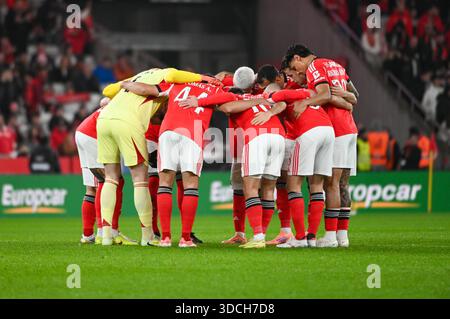 Lissabon, Portugal. 22. Dezember 2025. Benfica gegen Famalicao für die portugiesische Liga im Estadio da Luz in Lissabon. Quelle: Ricardo Rocha / Alamy Live News Stockfoto
