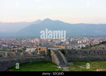 Shkoder vom Schloss Rozafa aus gesehen. Stockfoto