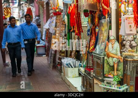Pooja-Geschäft in der Shiva-Tempellinie in Bur Dubai, Dubai, Vereinigte Arabische Emirate Stockfoto