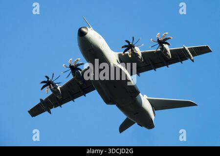 Airbus A400M Atlas viermotoriges Turbopropeller-Militärtransportflugzeug Stockfoto