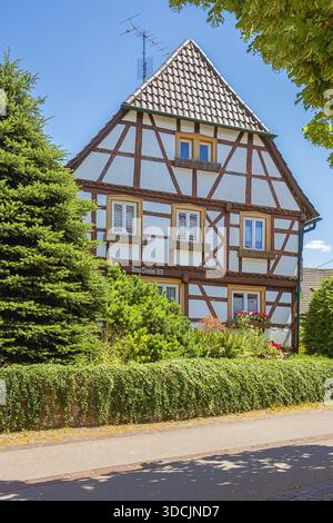 Ein typisches Haus in der Altstadt von Ettlingen, bekannt für seine historische Architektur Stockfoto