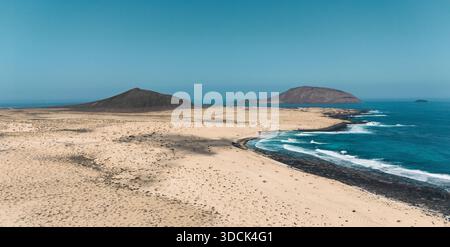 Blick auf den Strand aus der Vogelperspektive von La Graciosa - Lanzarote (Spanien) Stockfoto