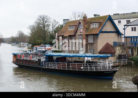 Bootsverleih von Salter's Steamers und Flussfahrten, Wargrave Boot auf der Themse, Oxford, Großbritannien Stockfoto