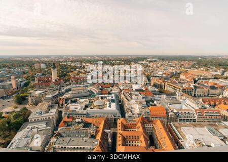 Die Drohnenansicht von Leipzig, Deutschland. Leipzig ist die größte Stadt des Landes Sachsen. Hochwertige Fotos Stockfoto