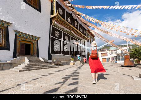 Besichtigungstour, um den wunderschönen Ort im Kloster Songzanlin Chaina zu sehen - Shangry la, China Stockfoto