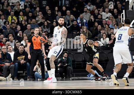 © PHOTOPQR/LE PROGRES/Joël PHILIPPON - Décines-Charpieu 23/12/2025 - Asvel-Anadolu Efes Istanbul. Euroligue. 23. Dezember 2025 - Vincent Poirier. Asvel-Anadolu Efes Istanbul. Korb Euroleague Asvel (Lyon Villeurbanne) vs Istanbul Credit: MAXPPP/Alamy Live News Stockfoto