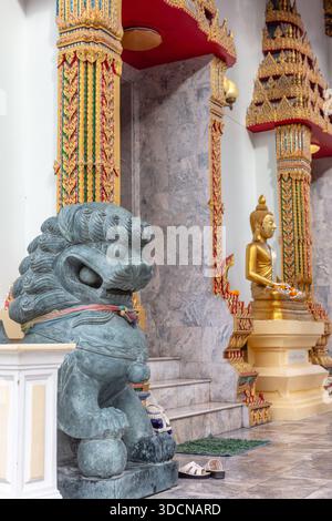 Chinesische Wat Suwannaram Ratchaworawihan (Wat Suwannaram oder Wat Suwan), königlicher buddhistischer Tempel in Bangkok, Thailand. Stockfoto