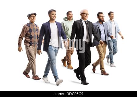 Junger und älterer Mann, der in einer Gruppe auf weißem Hintergrund läuft Stockfoto