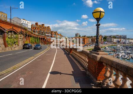 Royal Parade Road an der Küste von Ramsgate Kent Stockfoto