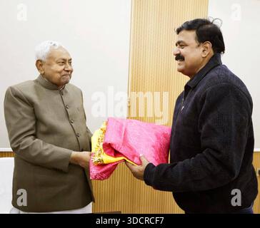 PATNA, INDIEN - 24. DEZEMBER: Bihar-Minister Jama Khan traf sich mit Bihar-Chef Nitish Kumar um 1 Uhr, Anne Marg am 24. Dezember 2025 in Patna, Indien. Foto: Santosh Kumar/Hindustan Times Bihar Politics and Governance Stockfoto