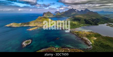 Blick Vom Berg Offersoykammen Auf Die Küstenlandschaft Der Lofoten In Norwegen Stockfoto