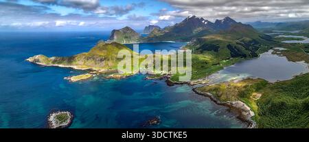 Blick Vom Berg Offersoykammen Auf Die Küstenlandschaft Der Lofoten In Norwegen Stockfoto