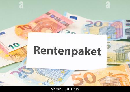 Rentenvereinbarung, deutsche Sprache, Rentenreform in Deutschland, Altersarmut Stockfoto