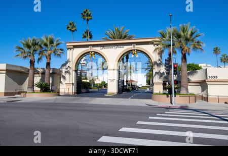 Los Angeles, CA, USA: 10. Juli 2024 Filmstudio. Paramount Pictures, die Studios am Haupteingang von Paramount Stockfoto