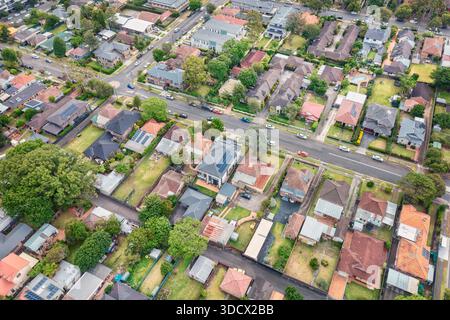 West Ryde Wohnvororte der Stadt Ryde lokale Straßen und Einkaufsdörfer in der Luft oben ohne Himmelsblick. Stockfoto