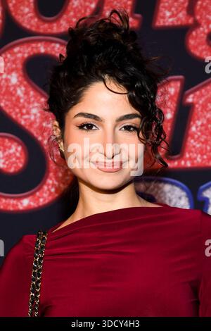 abb- Ischtar Isik zu Gast auf dem roten Teppich bei der Europapremiere des Kino Films Song Sung Blue im Zoo Palast Berlin am 19.11.2025 in Berlin Deutschland *** abb Ischtar Isik als Gast auf dem roten Teppich bei der Europapremiere des Films Song Sung Blue im Zoo Palast Berlin am 19 11 2025 in Berlin Berlin Berlin Deutschland Stockfoto