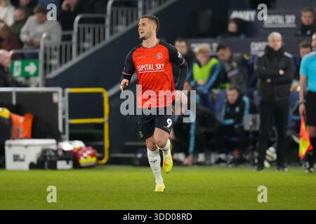 Luton, Großbritannien. Dezember 2025. Jerry Yates (9) aus Luton Town während des Spiels der Sky Bet League 1 zwischen Luton Town und Wycombe Wanderers in der Kenilworth Road, Luton, England am 26. Dezember 2025. Foto: David Horn. Quelle: Prime Media Images/Alamy Live News Stockfoto