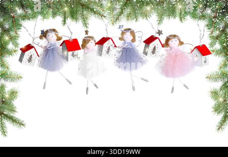 Wunderschönes Weihnachtsdekor und Tannenzweige auf weißem Hintergrund. Bannerdesign Stockfoto