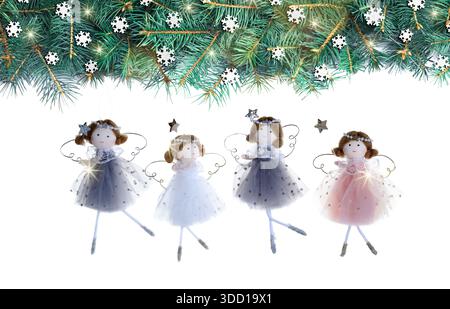 Wunderschönes Weihnachtsdekor und Tannenzweige auf weißem Hintergrund. Bannerdesign Stockfoto