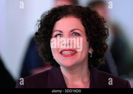 Bundesparteitag des BSW am 06.12.2025 in Magdeburg : Amira Mohamed ALI , Ko-Vorsitzende Parteikonvent der BSW am 06.12.2025 in Magdeburg : Amira Mohamed ALI , Ko-Vorsitzende *** Bundesparteikonvent der BSW am 06 12 2025 in Magdeburg Amira Mohamed ALI , Ko-Vorsitzende der BSW am 06 12 2025 in Magdeburg Amira Mohamed ALI , Ko-Vorsitzende Stockfoto