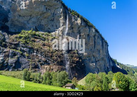Buchenbachfall an einem Sonnentag in den Alpen Lauterbrunnen Schweiz Stockfoto