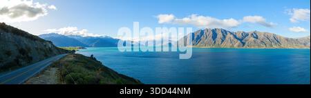 Panorama des wunderschönen Lake Hawea auf der Südinsel Neuseelands mit Blick nach Norden in Richtung Hunter Valley Stockfoto