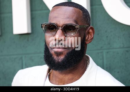 LeBron James kommentiert in seinem 20. Weihnachtsspiel: „Ich wäre lieber zu Hause mit meiner Familie.“ WESTWOOD, LOS ANGELES, KALIFORNIEN, USA – MAI 31: Der US-amerikanische Basketballspieler der Los Angeles Lakers von der National Basketball Association LeBron James kommt zur Los Angeles Premiere von Peacocks Shooting Stars, die am 31. Mai 2023 im Regency Village Theatre in Westwood, Los Angeles, Kalifornien, USA stattfindet. (Foto: Xavier Collin/Image Press Agency) Stockfoto