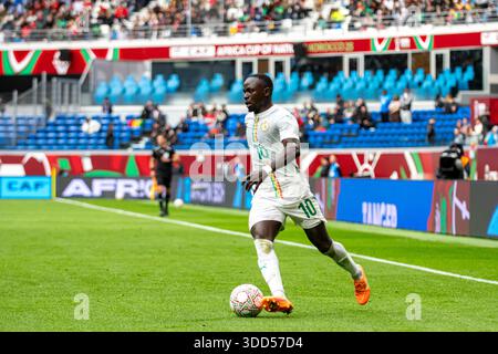 Tanger, Marokko. Dezember 2025. Sadio Mané aus Senegal während des Afrika-Cup der Nationen (CAN) 2025 Gruppenspiel zwischen Senegal und DR Kongo im Grand Stade de Tanger in Marokko am 27. Dezember 2025. (Foto: Andrew SURMA/SIPA USA). Quelle: SIPA USA/Alamy Live News Stockfoto