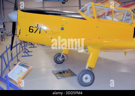 Die DHC-1 wurde zu einem angesehenen Trainingsflugzeug kanadischer Bauart; dieses Modell wird vom Shuttleworth Trust, Old Warden Aerodrome, Großbritannien, geflogen Stockfoto