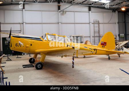 Die DHC-1 wurde zu einem angesehenen Trainingsflugzeug kanadischer Bauart; dieses Modell wird vom Shuttleworth Trust, Old Warden Aerodrome, Großbritannien, geflogen Stockfoto