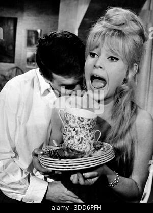 Paris, Frankreich: Die französische Schauspielerin BRIGITTE BARDOT in einer Szene aus dem Film „Love on a Pillow“ aus dem Jahr 1962 (Le repos du guerrier). (Kreditbild: © Keystone Press Agency/ZUMA Press Wire) NUR REDAKTIONELLE VERWENDUNG! Nicht für kommerzielle ZWECKE! Stockfoto