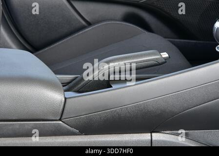 Handbremse im Innenraum moderner Car-up Stockfoto