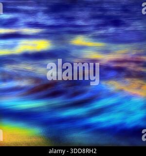 Abstraktes Bild des blauen Sonnenuntergangs mit gelbem Licht, fließender Bewegung und traumhaften ozeanischen Farben Stockfoto