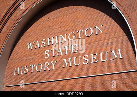 Tacoma, WA, USA - 20. September 2025: Außenansicht des Washington State History Museum in Tacoma mit seiner unverwechselbaren zeitgenössischen Architektur Stockfoto